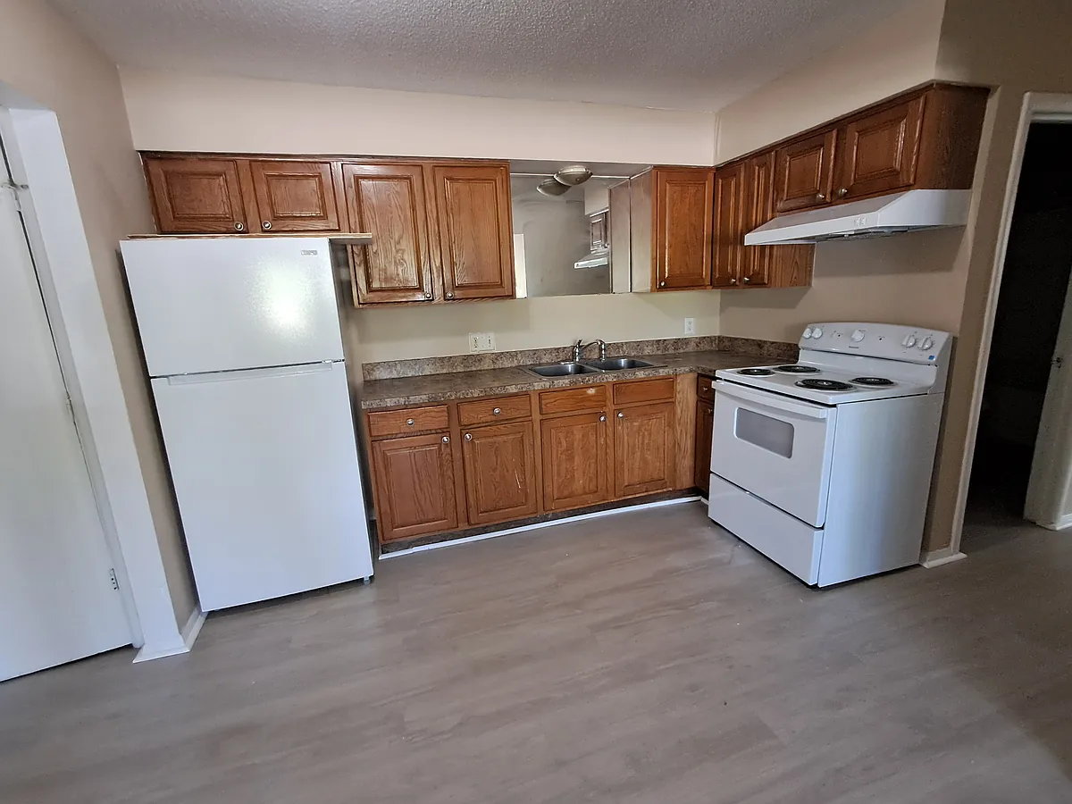 Kitchen - 1442 Brooke Park Dr #8