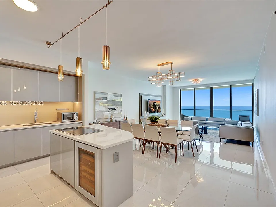 18975 Collins Ave #2303