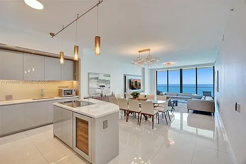 18975 Collins Ave Photo 1