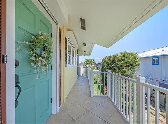 3rd image of 677 Palm Ave