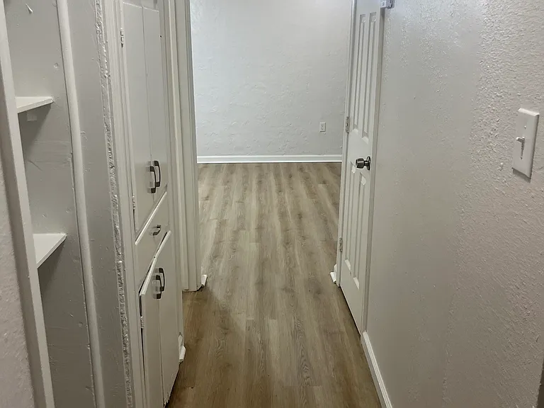 2406 NW 4th St — Photo 5