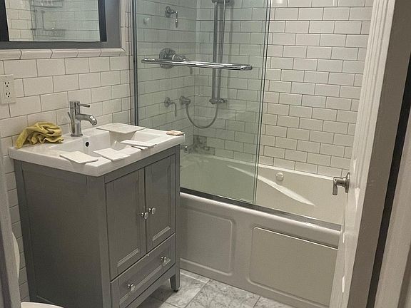 2nd image of 3437 Ely Ave Floor 2