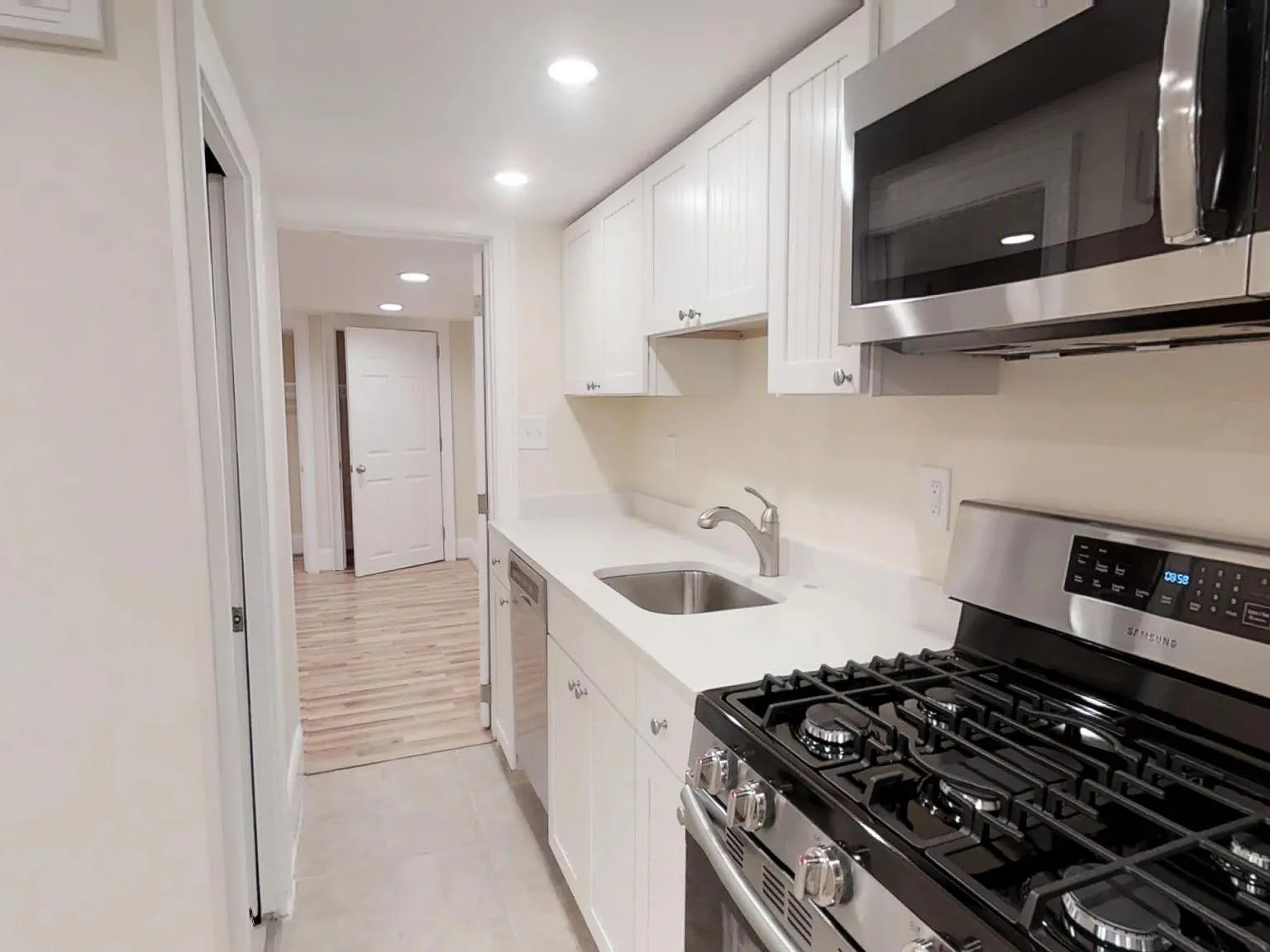 1 bed, 700 sqft, $3,300 — Photo 4