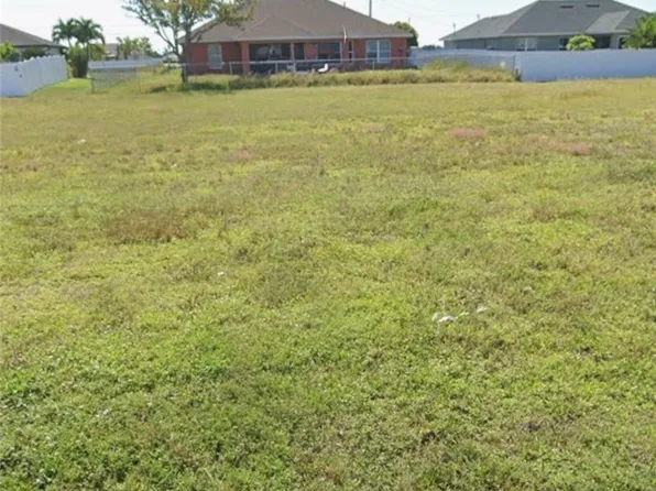 414 Kismet Pkwy W, Cape Coral, FL 33993