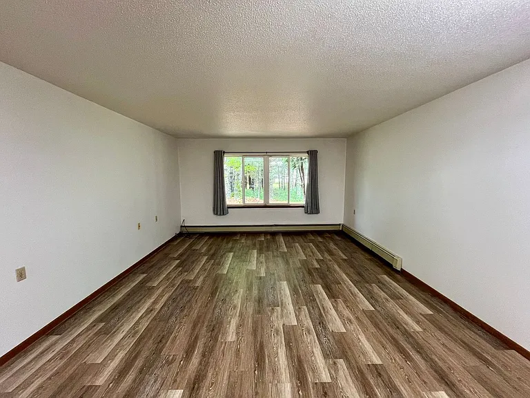 416 Mill St W — Photo 17