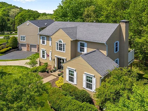 2nd image of 450 Monmouth Dr