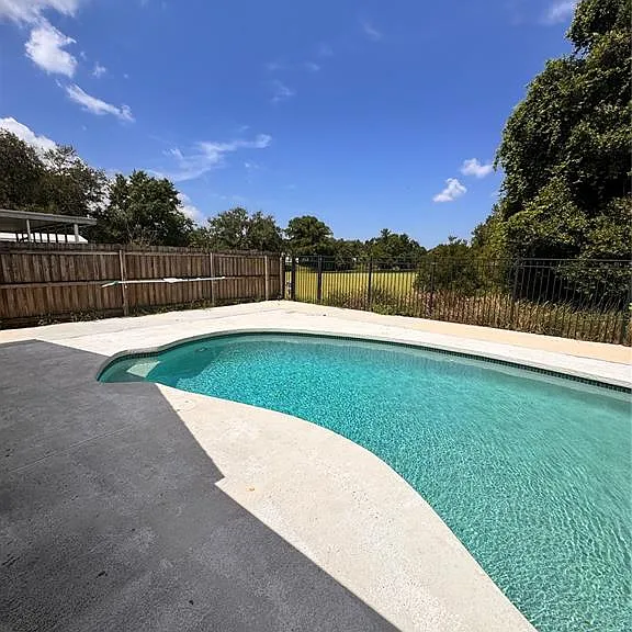 2070 Sarah Louise Dr — Photo 40