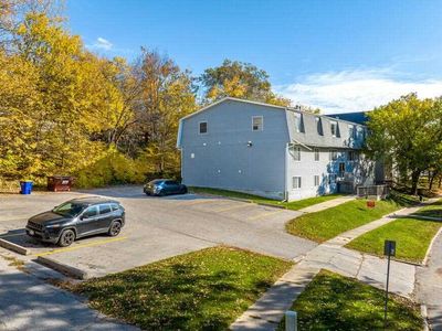 1014 Oakcrest St, Iowa City, IA, 52246
