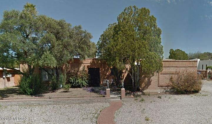2nd image of 840 N Caribe Ave