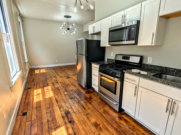 913 York St #2 — Photo 1