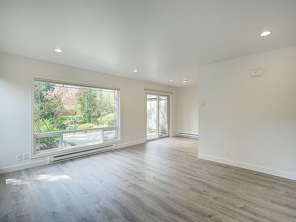 4th image of 295 1st Ave NW