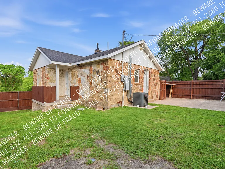 1831 Alabama Ave — Photo 15