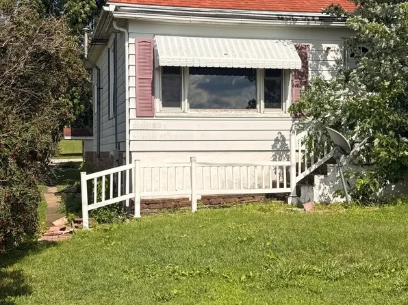 307 S Saint Paul St, Mark, IL 61340