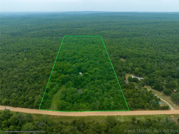 4704 Road Rd, Muldrow, OK 74948