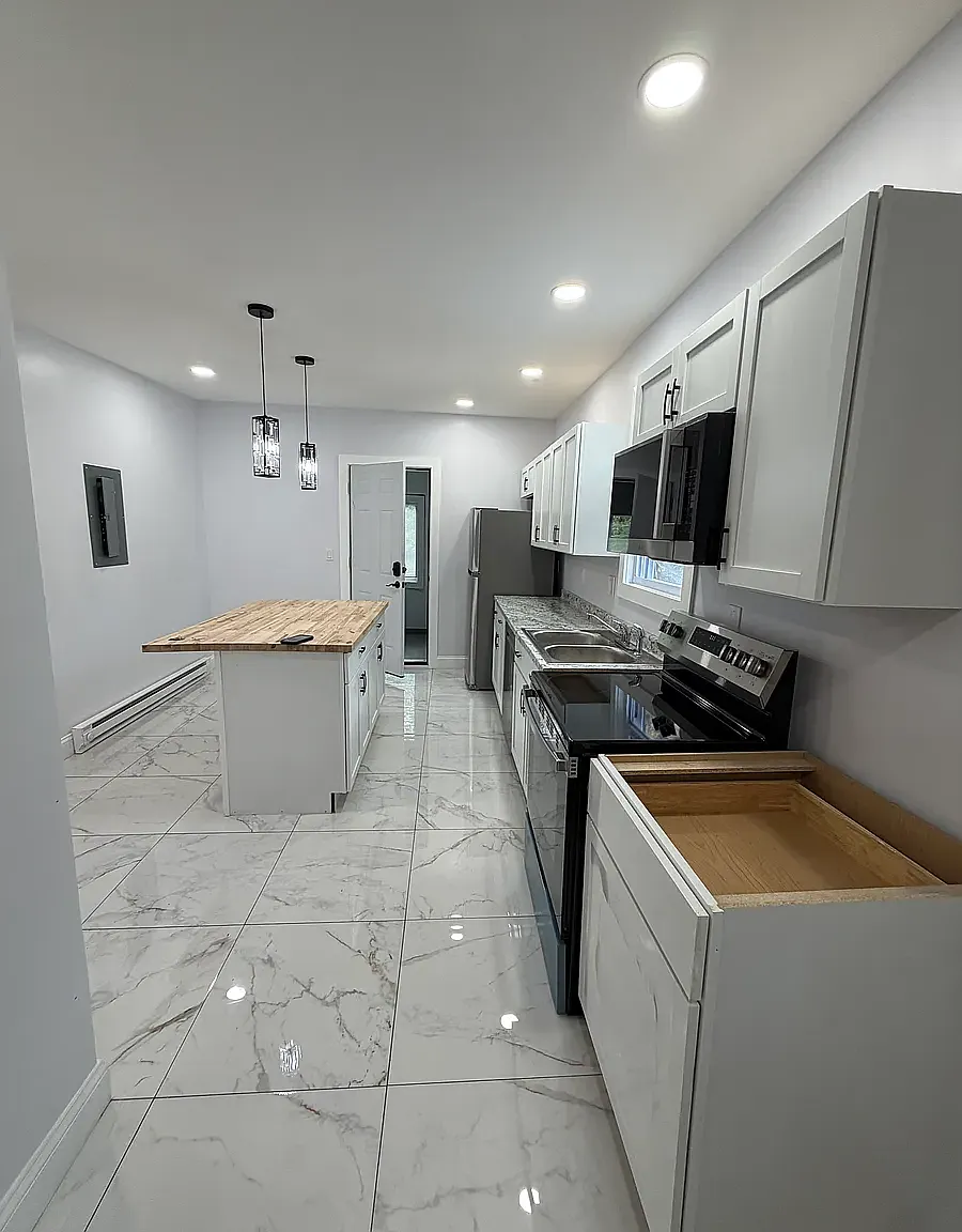 4 bed, 1300 sqft, $3,300 — Photo 4