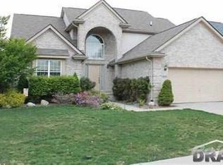 26736 Pepperwood Dr, Woodhaven, MI 48183