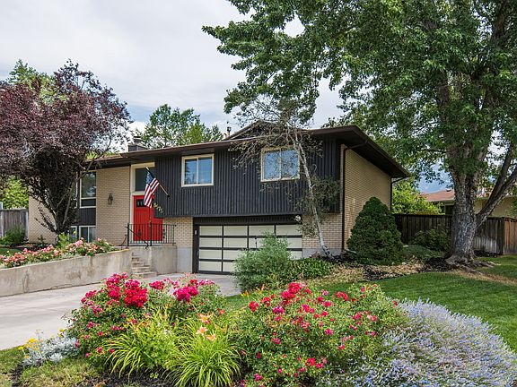 3rd image of 8575 S Treasure Mountain Dr