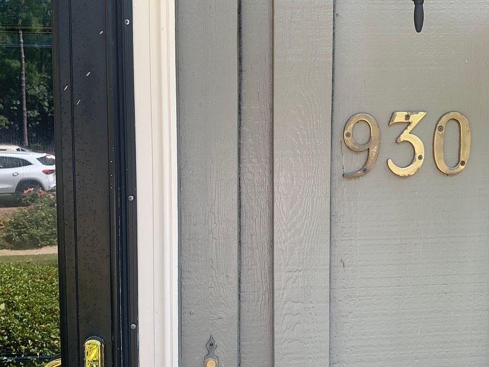 1st image of 930 Albany Ct