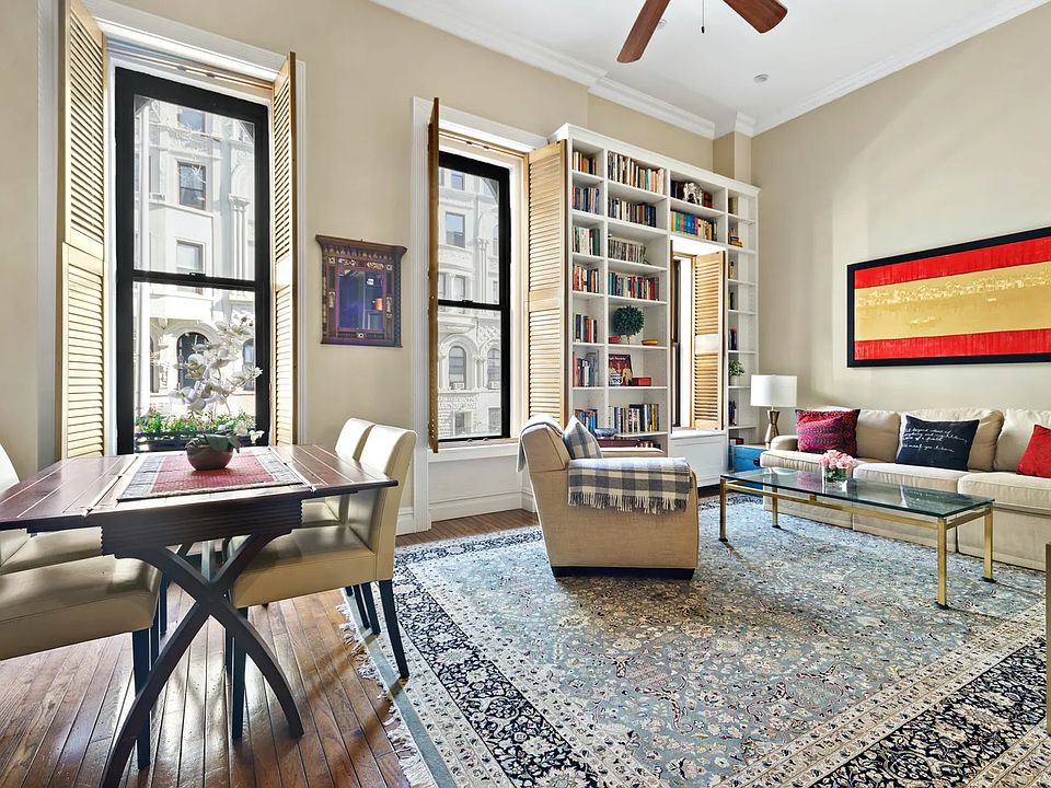1st image of 150 W 75th St #1/3
