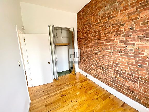 4th image of 419 Myrtle Ave