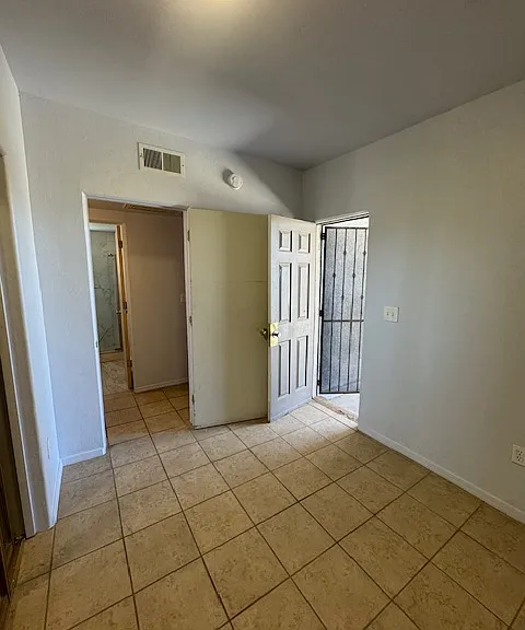 202 E 32nd St — Photo 15