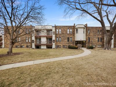 2208 Country Club Dr APT 6, Woodridge, IL, 60517