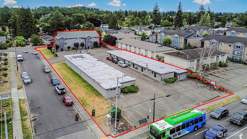 2nd image of 7603 Pacific Avenue