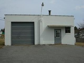 2nd image of 450 2nd Ave