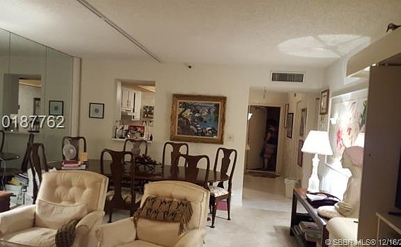 4th image of 4570 NW 18th Ave APT 401