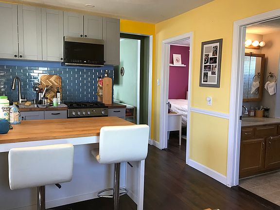 3rd image of 12 Forest Ave Floor 2
