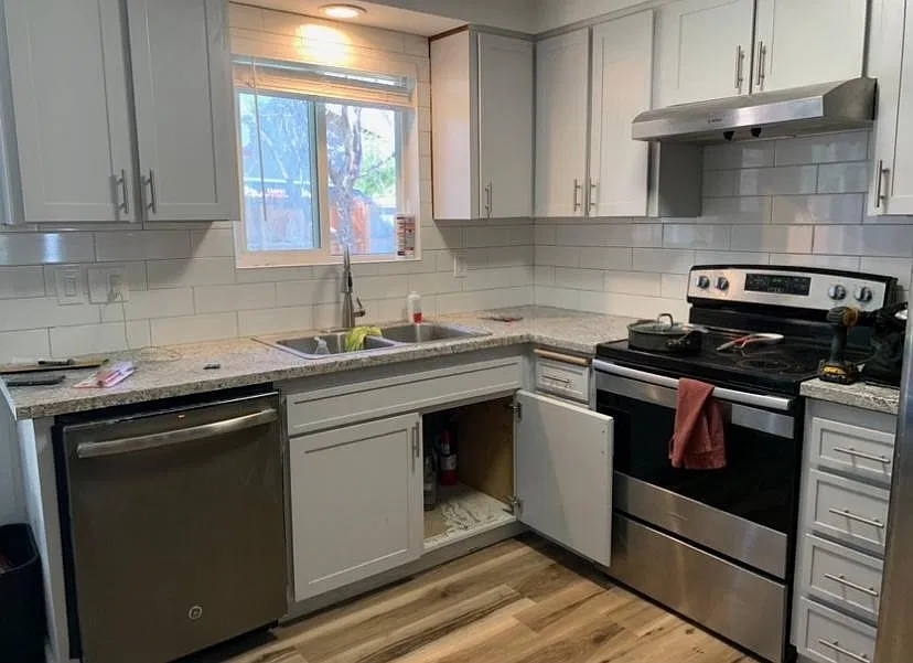 2 bed, 895 sqft, $2,200 — Photo 2