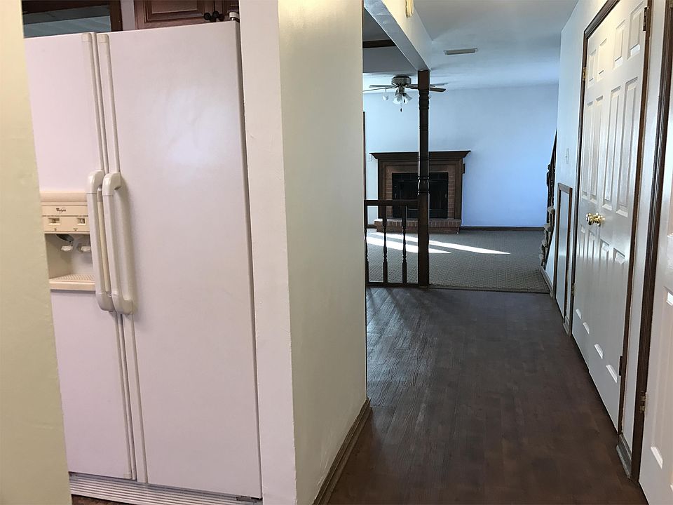 1st image of 3949 Wyckoff Dr
