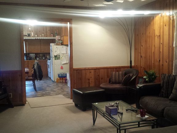 3rd image of 915 N Main St