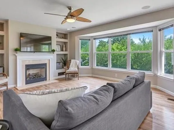 412 Covered Bridge Ln, O'Fallon, MO 63368