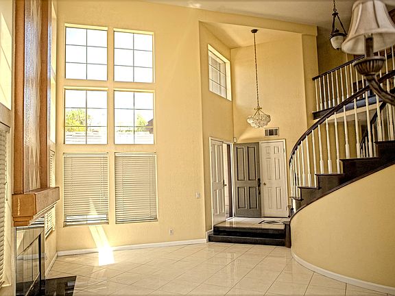 3rd image of 533 Hillsborough Way