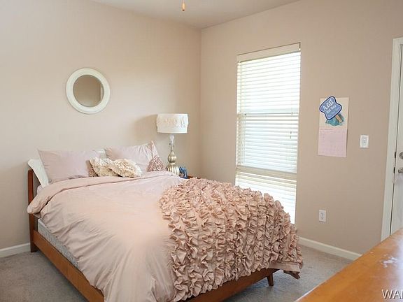 4th image of 600 13th St APT 633