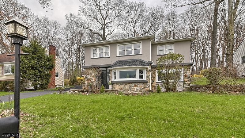 1st image of 130 Woodhaven Dr