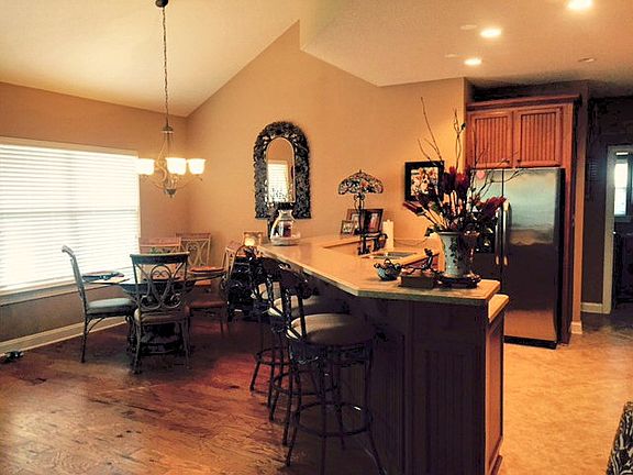 3rd image of 17 Gray Wolf Dr #17