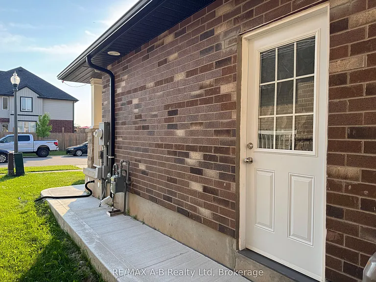 1522 Caen Ave #LOWE — Photo 2