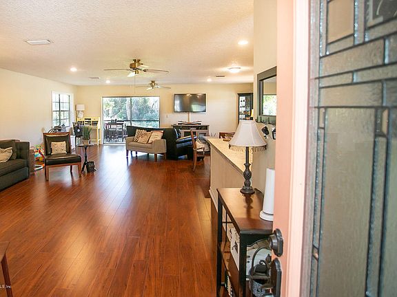 4th image of 876 Alcala Dr