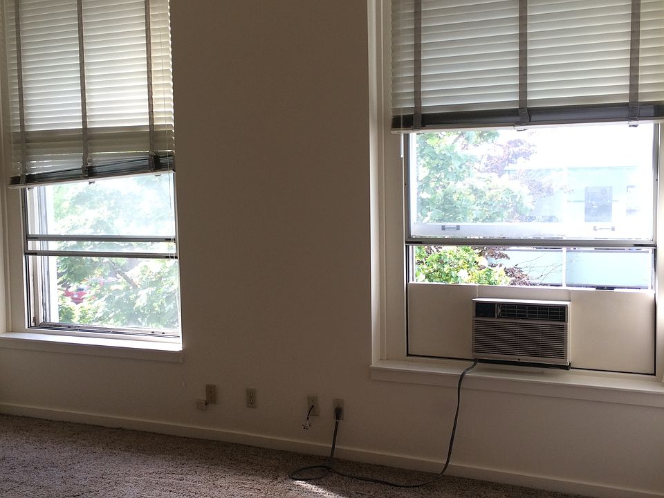 2nd image of 795 Willamette St APT 204