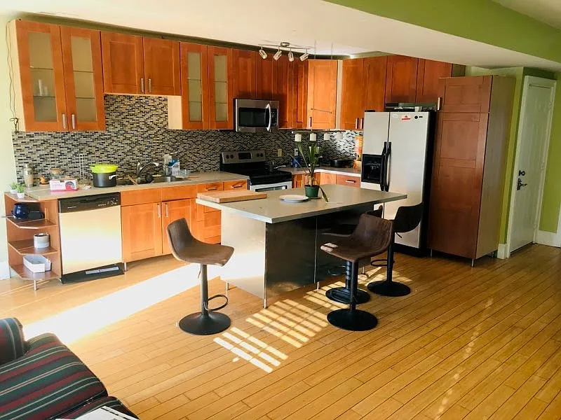 33 America St #2