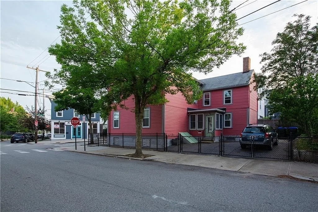 2 bed, 1.0 bath, 950 sqft, $1,950 — Photo 3