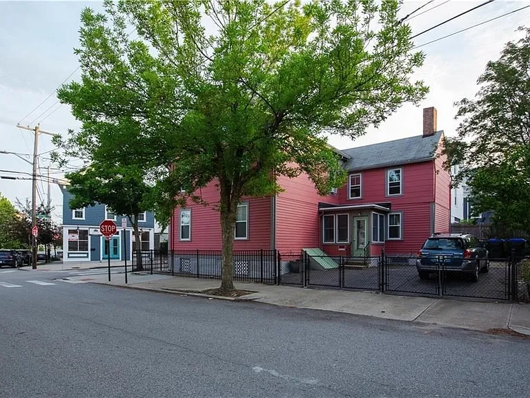 185 Carpenter St #2 — Photo 3