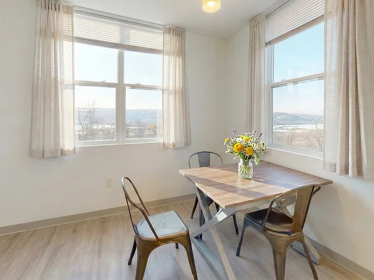 The Outlook Apartments — Photo 50