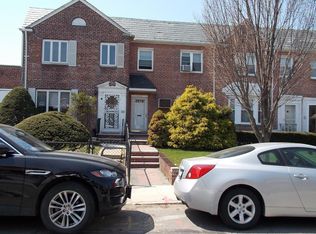 62-54 82nd St, Middle Village, NY 11379