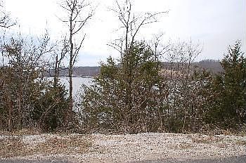 1st image of 28 Sylvan Bay Dr