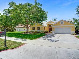 3102 Peachtree Cir, Davie, FL 33328