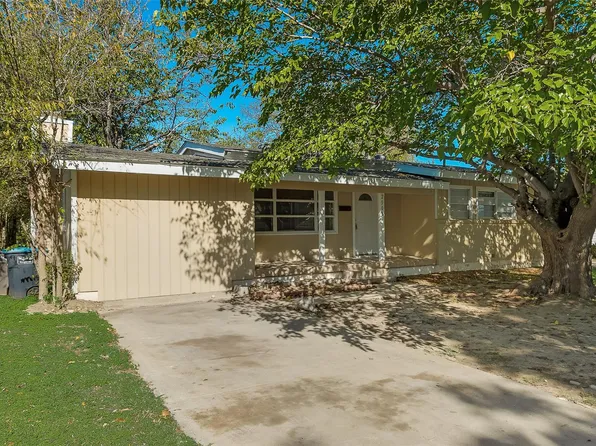 2908 Binyon St, Fort Worth, TX 76133