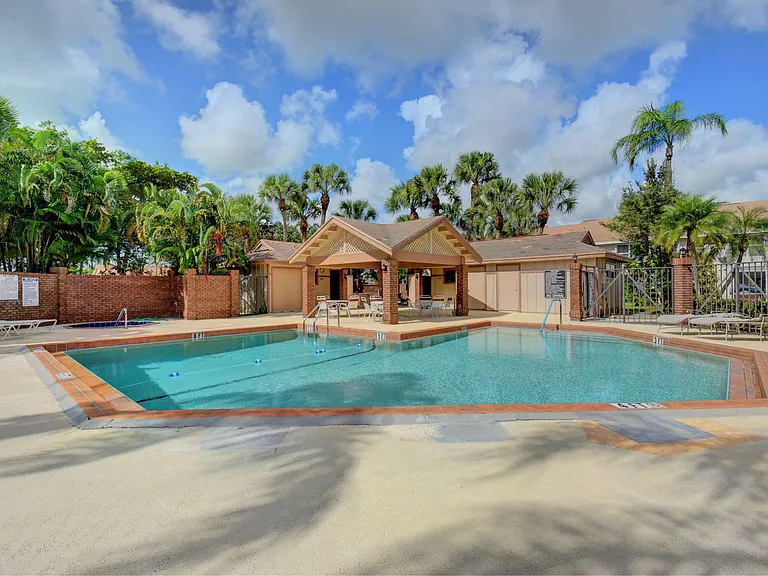2220 Soundings Ct — Photo 29